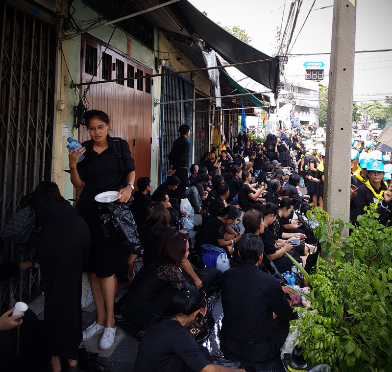 Bangkok_in_black_1